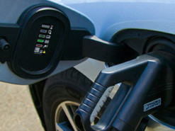 К 2028 году мировые продажи электромобилей вырастут до 30 млн шт в год