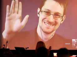 Сноуден заявил, что его едва не раскрыли при краже секретов спецслужб США