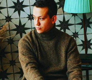 Дурнев рассказал, как переписывается со звездами из России