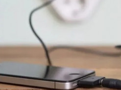 Чи можна користуватись телефоном під час зарядки