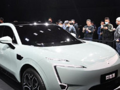 Первое авто от Huawei показали публике: это электрокар с запасом хода 1000 км