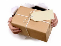 Сотрудник почтовой службы попался на воровстве посылок из интернет-магазинов