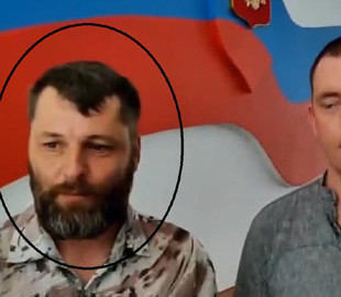 В окупованому Херсоні керівник партії Шарія прийшов за російським паспортом