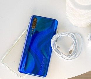 Xiaomi Mi 9 Lite получил глобальную MIUI 12.5