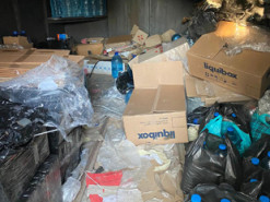 В Запорожье обнаружили подпольный цех по производству алкоголя: товар продавали в интернете