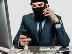 Телефонный разговор с «сотрудником банка» стоил женщине 69 тысяч гривен