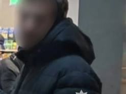 У Кривому Розі злодюжка поцупив з підзарядки телефон у торгівельному центрі і продав його