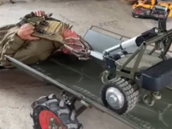 Український наземний робот “Гном” отримав “Шатл” для евакуації поранених