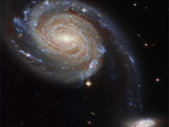 Телескоп Хаббла знайшов дві галактики, які «сваряться» між собою