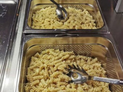 Отличия с Украиной огромные: в сети показали и рассказали, как учатся и едят в школах Швеции