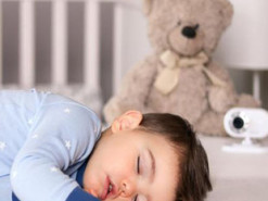 Эксперты предупредили об опасности использования радионянь