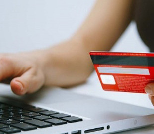 Шахраї зняли з банківської картки жінки понад 50 тисяч гривень