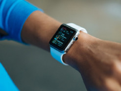 Эксперт рассказал, какие угрозы исходят от смарт-часов и фитнес-трекеров