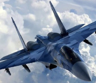 Російський винищувач випустив ракету біля британського літака над Чорним морем