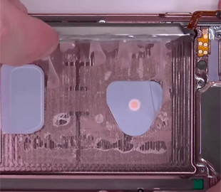 Samsung усложнила замену аккумулятора в новом флагманском смартфоне