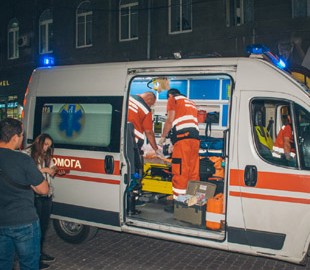 «Синий Кит»: в Киеве на Крещатике несовершеннолетняя вскрыла себе вены
