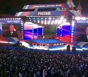 Путін на мітингу повторив свою пропаганду і давав команду кричати "Ура"