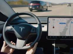 За год автопилот Tesla значительно улучшил показатели безаварийности