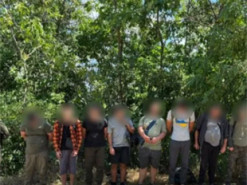 Координував маршрут адмін Telegram-каналу: житель Дніпропетровської області та ще 6 чоловіків хотіли втекти до Молдови