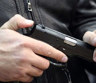 Скільки зброї, виданої в Києві на початку війни, лишилося на руках