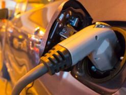 Как защитить электромобиль от возгорания: ценные советы