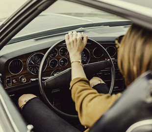 Не слушать за рулем: специалисты рассказали, какая музыка повышает риск попасть в ДТП