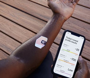 Создан умный пластырь, позволяющий измерить уровень жидкости в организме