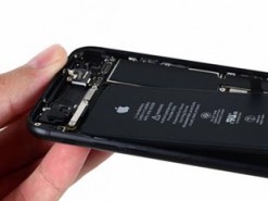 Apple не выполняет обещание, связанное с заменой аккумуляторов в смартфонах iPhone