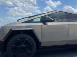 Tesla скасувала положення про заборону перепродажу перших Cybertruck протягом року після покупки