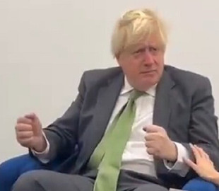 Борис Джонсон послухав пісню з його фразою, яка стала крилатою: веселе відео