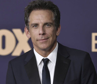 Голлівудський актор Бен Стіллер поласував ранковою кавою з горнятка з написом I love Lviv