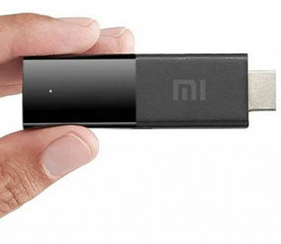 Xiaomi готовит две версии телевизионной приставки Mi TV Stick