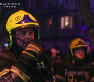 У Києві вночі горів кіоск по ремонту телефонів