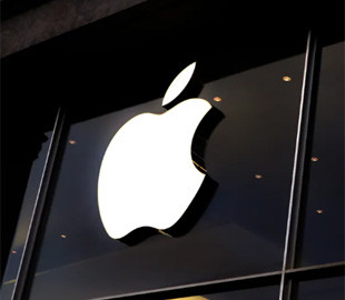 На Apple подали до суду через занижену зарплату працівницям