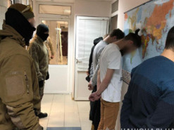 У Києві злочинна група привласнила понад ₴20 мільйонів під виглядом торгівлі цінними паперами