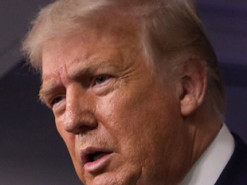 Трамп назвал "абсолютным позором для США" сохранение блокировки его аккаунтов в соцсетях