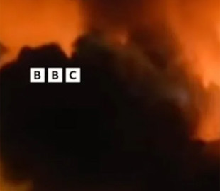 Атаку Ізраїлю по Іранському космічному дослідницькому комплексу зафіксували на відео — момент удару