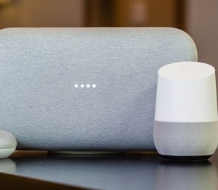 Google зарабатывает миллиарды долларов на умных колонках