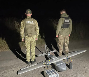 Біля Ужгорода прикордонники “приземлили” безпілотник з сигаретами