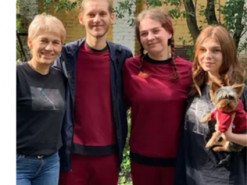 "Пташка" на волі: з’явилися фото медикині "Азовсталі" Катерини Поліщук з родиною "Ореста"