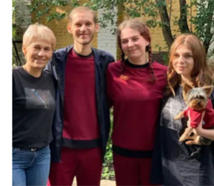 "Пташка" на волі: з’явилися фото медикині "Азовсталі" Катерини Поліщук з родиною "Ореста"