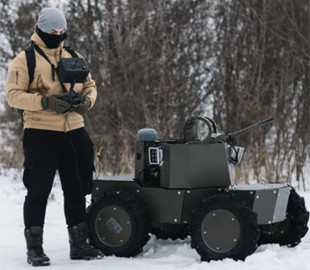 В Україні створили броньованого робота "Лють": озброєний кулеметом і готовий до бою