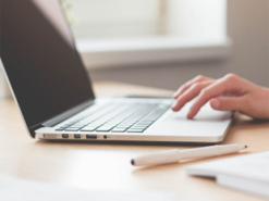 В Ровенской области уволили воспитательницу детсада за фото в купальнике в соцсетях