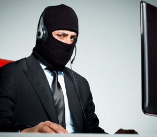 Оформлюють кредити та викрадають гроші з карток: як не стати жертвою шахраїв