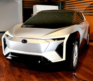 Фото и подробности первого электромобиля Subaru