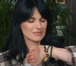 Маша Єфросиніна показала особливий подарунок від чоловіка, вручений перед прощанням на кордоні