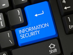 Сотрудница популярного банка сливала в интернет данные клиентов за деньги