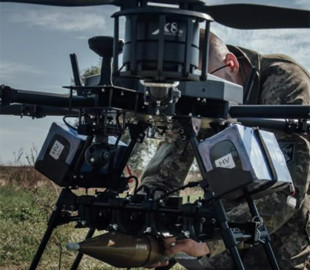 Військові показали, як працює український безпілотник "Вампір"