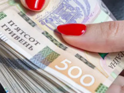 Мешканка Царичанки оформлювала онлайн-кредити на батьків без їхнього відома