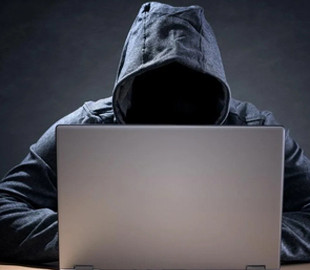 Інтернет-шахраї в Китаї змусили підлітка збільшити груди для прийому на роботу